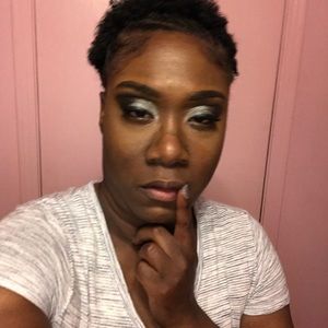 Meet your Posher, Latora